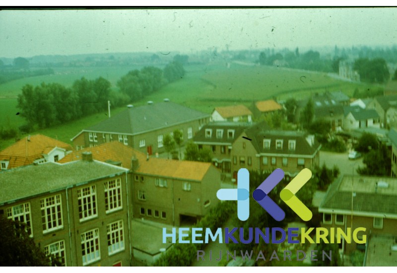 Zicht op dorpsdijk en Boterdijk Lobith vanuit kerktoren Coll. G.B. Janssen (332)
